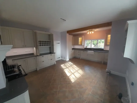 Classic Farmhouse Style Kitchen