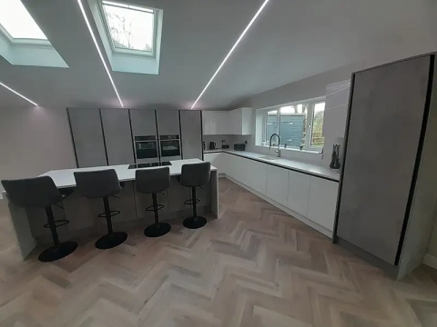 Contemporary Handleless Kitchen