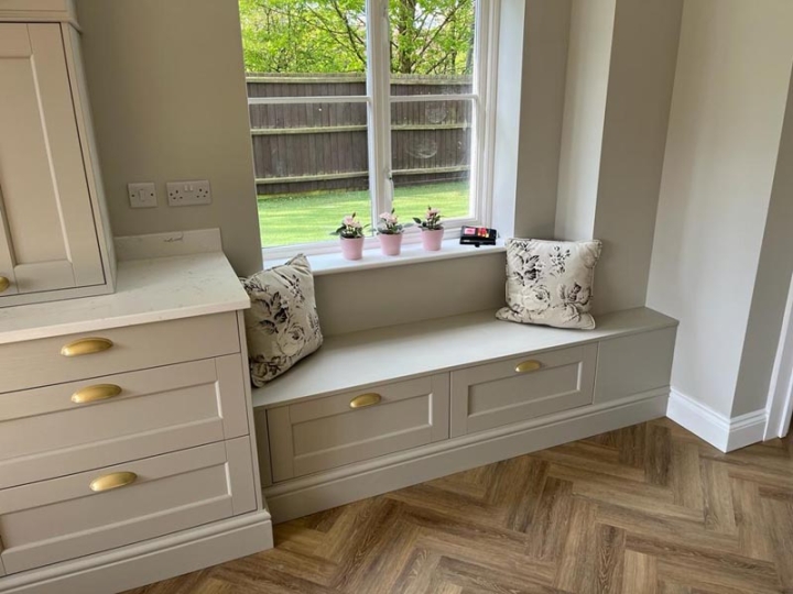 Kitchen Seating Area