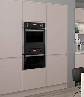 Kitchen With Intergrated Oven